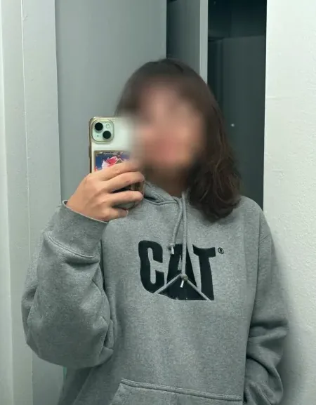 Anna, 24