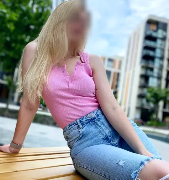Celina, 37
