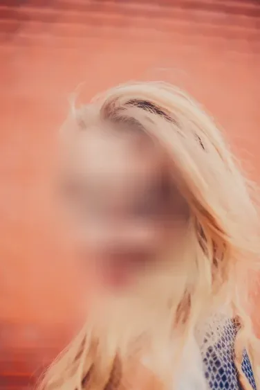 Clara, 36