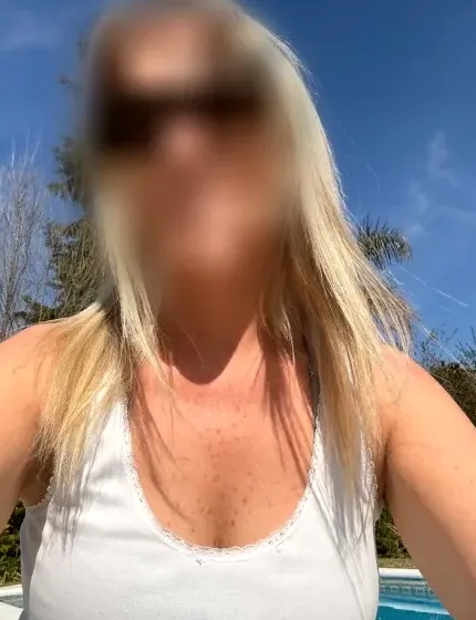 Helena, 40