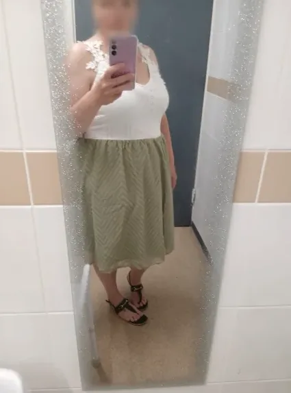 Ivana, 38