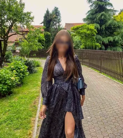 Marianne, 24