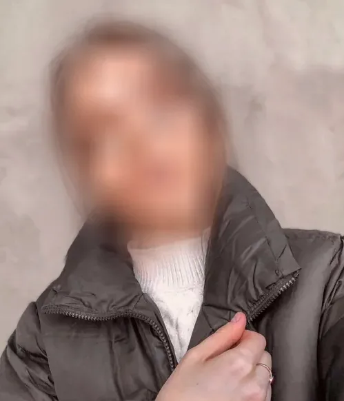 Rosa, 23