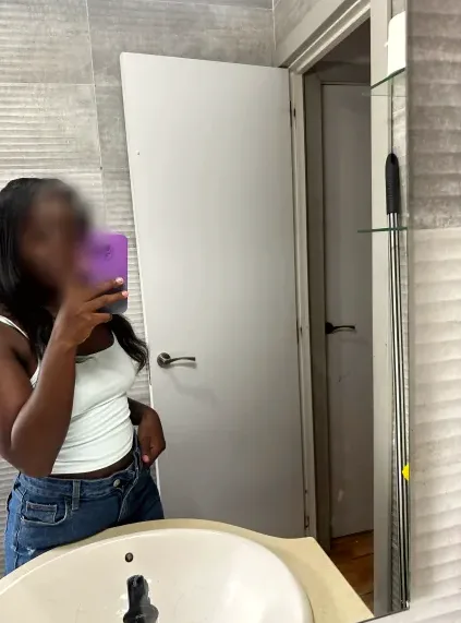 Simone, 29